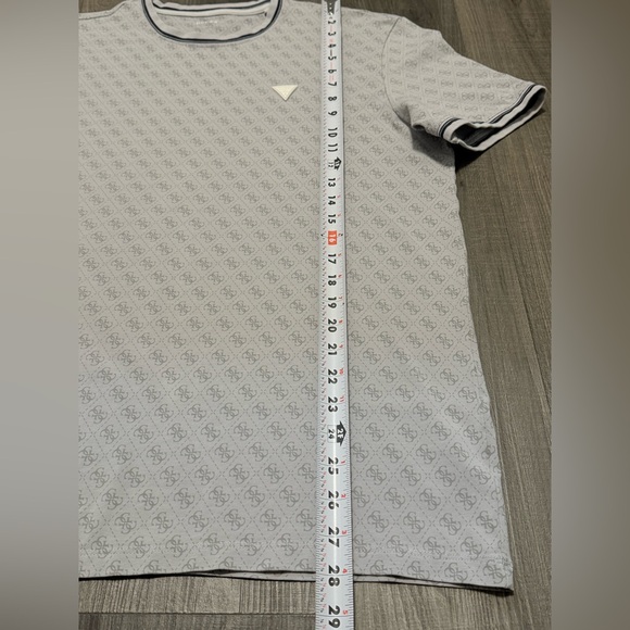 Guess Light Gray Patterned T-Shirt - Picture 5 of 6